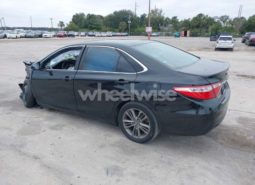 Photo 3 of 2015 Toyota Camry SE (VIN 4T1BF1FK6FU073652)