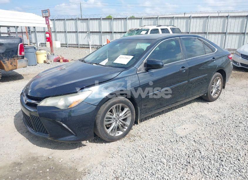 Photo 2 of 2015 Toyota Camry SE (VIN 4T1BF1FK6FU077751)