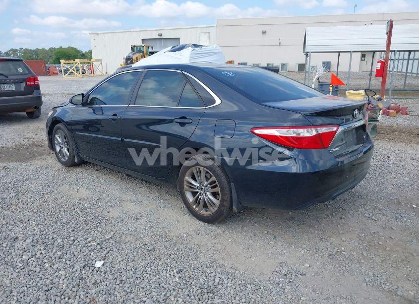 Photo 3 of 2015 Toyota Camry SE (VIN 4T1BF1FK6FU077751)