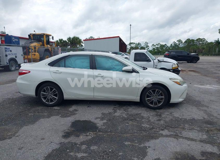 Photo 13 of 2015 Toyota Camry SE (VIN 4T1BF1FK6FU081797)