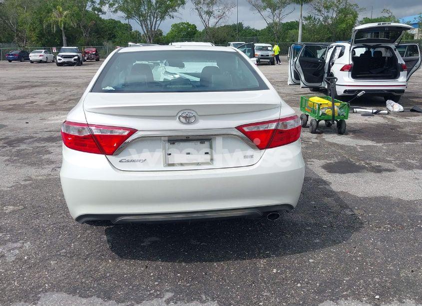 Photo 16 of 2015 Toyota Camry SE (VIN 4T1BF1FK6FU081797)