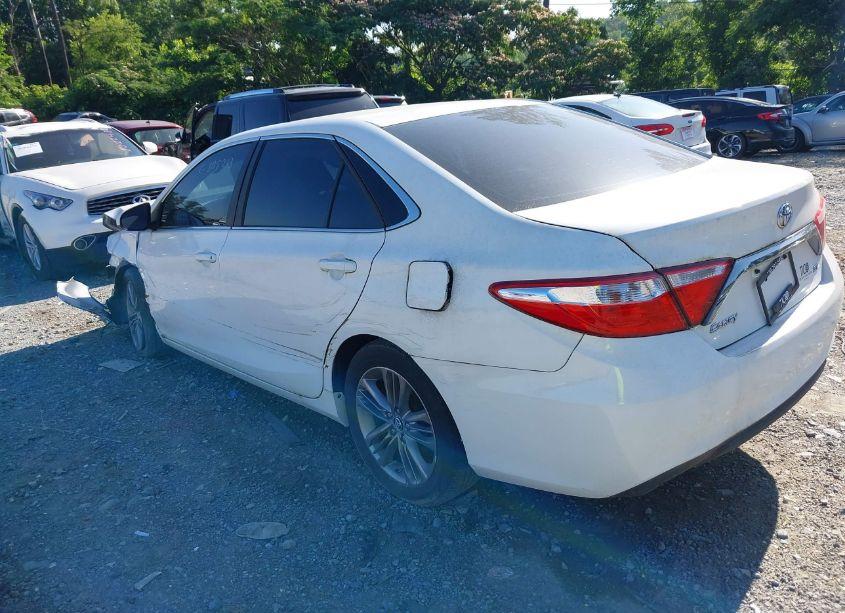 Photo 3 of 2015 Toyota Camry SE (VIN 4T1BF1FK6FU083825)