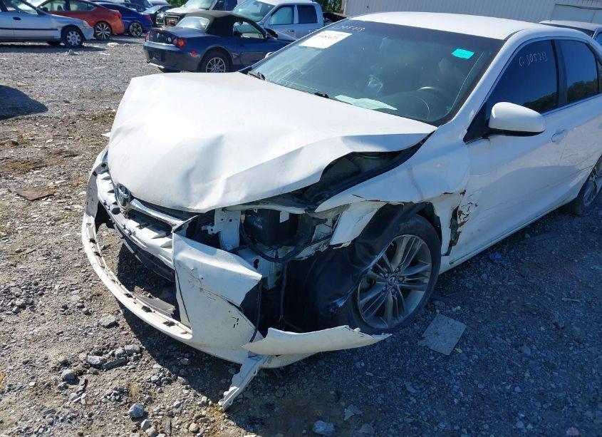 Photo 6 of 2015 Toyota Camry SE (VIN 4T1BF1FK6FU083825)