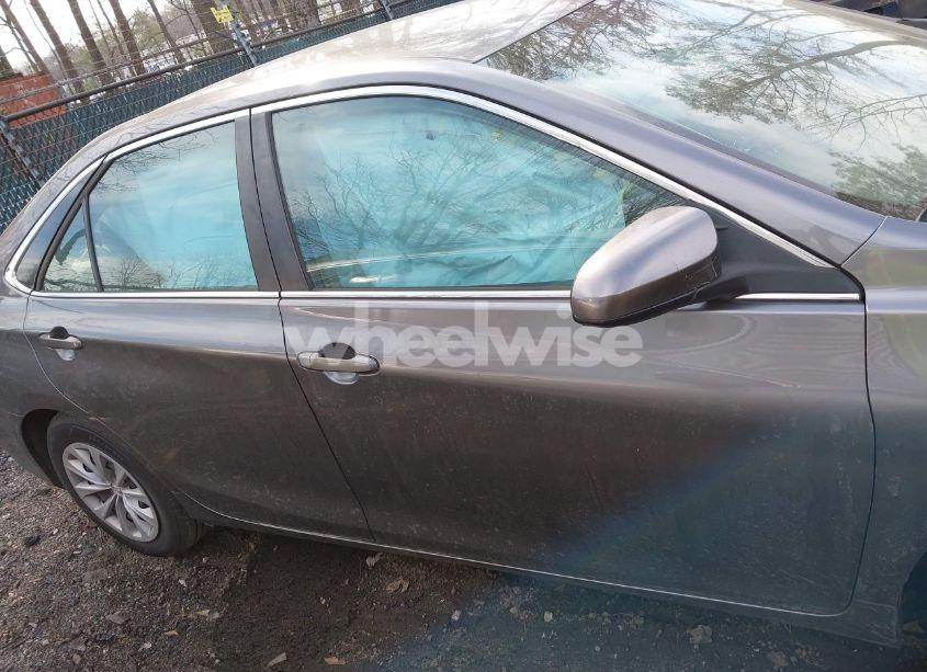 Photo 13 of 2015 Toyota Camry LE (VIN 4T1BF1FK6FU086577)