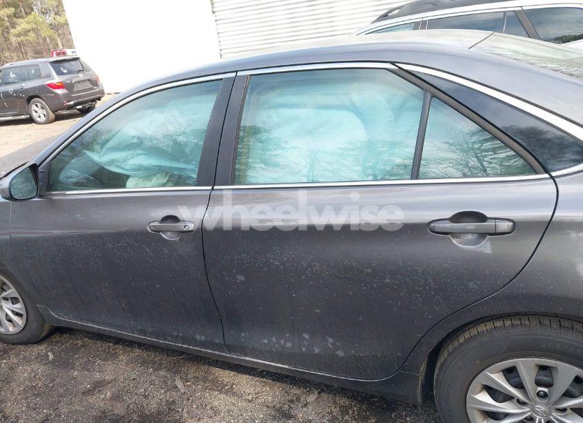 Photo 14 of 2015 Toyota Camry LE (VIN 4T1BF1FK6FU086577)