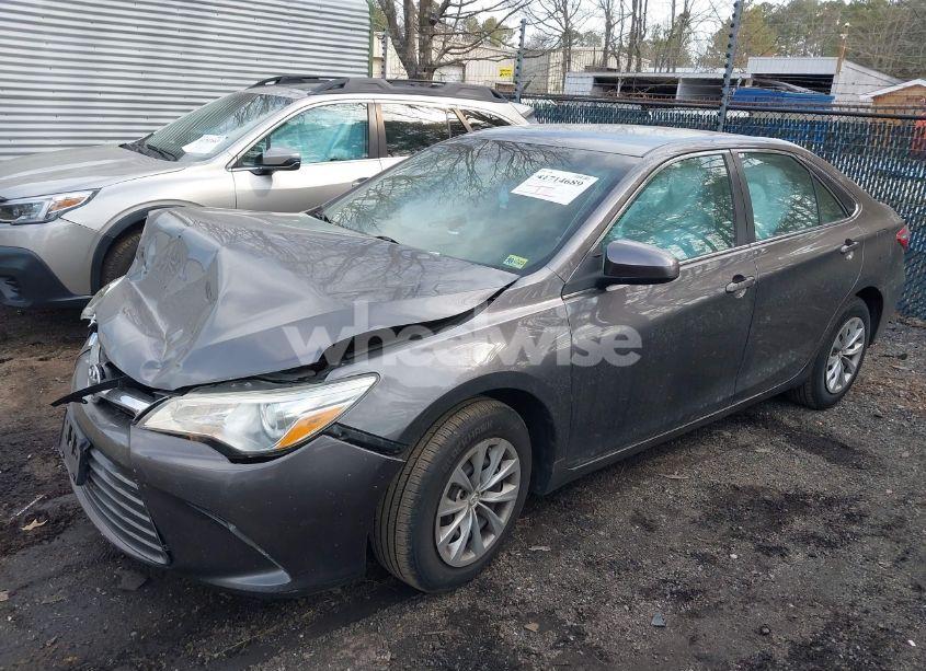 Photo 2 of 2015 Toyota Camry LE (VIN 4T1BF1FK6FU086577)