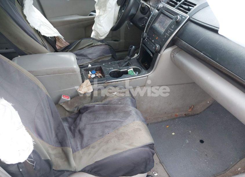 Photo 5 of 2015 Toyota Camry LE (VIN 4T1BF1FK6FU086577)