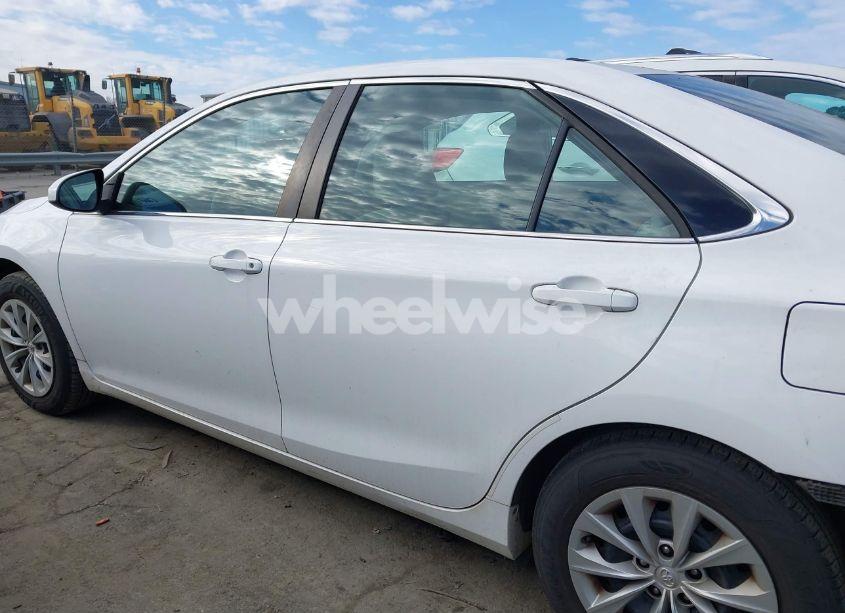 Photo 14 of 2015 Toyota Camry LE (VIN 4T1BF1FK6FU089818)