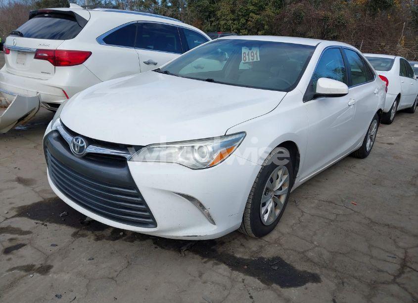 Photo 2 of 2015 Toyota Camry LE (VIN 4T1BF1FK6FU089818)