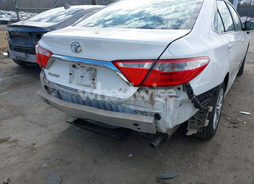 Photo 6 of 2015 Toyota Camry LE (VIN 4T1BF1FK6FU089818)