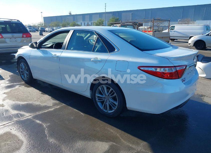 Photo 3 of 2015 Toyota Camry SE (VIN 4T1BF1FK6FU099717)