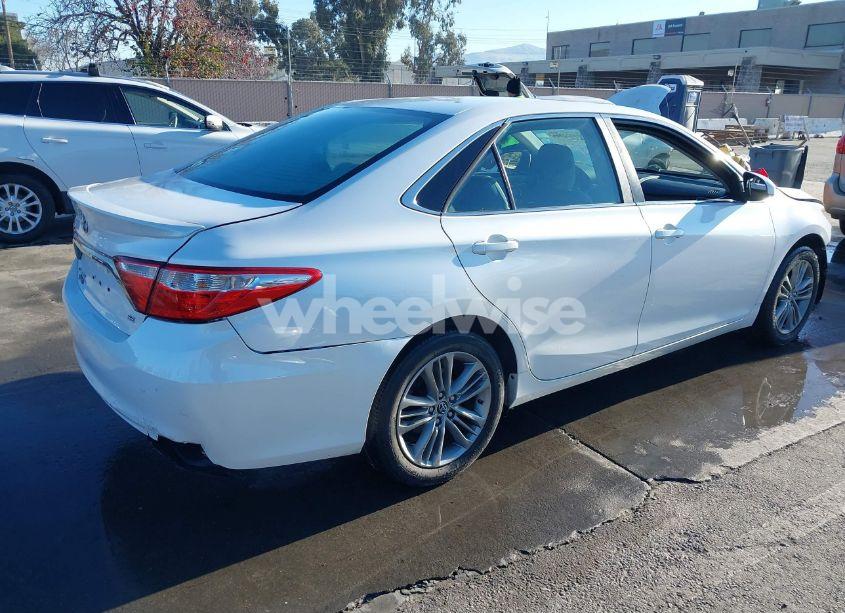 Photo 4 of 2015 Toyota Camry SE (VIN 4T1BF1FK6FU099717)