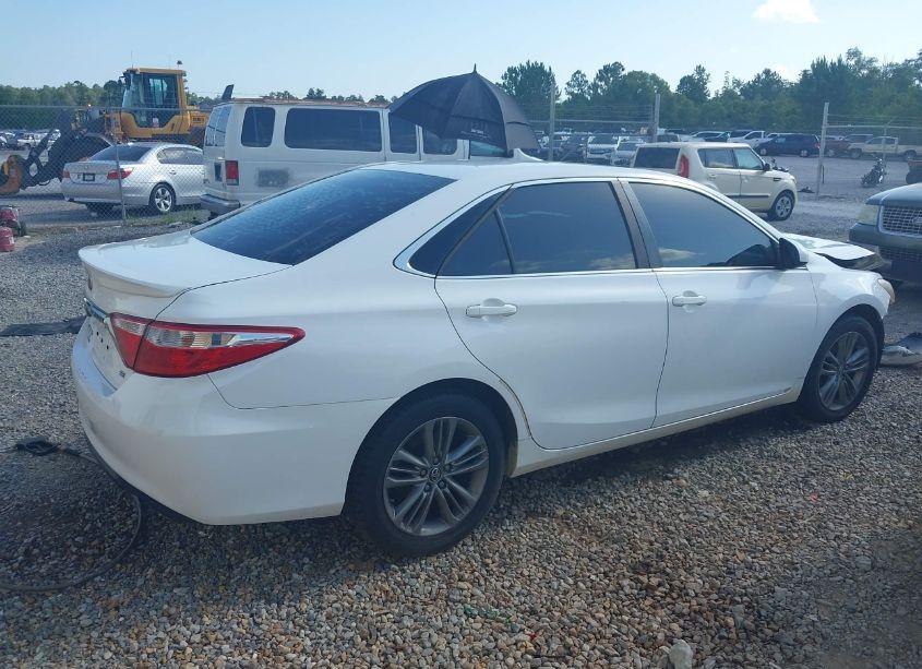 Photo 13 of 2015 Toyota Camry SE (VIN 4T1BF1FK6FU102728)