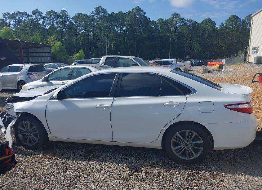 Photo 14 of 2015 Toyota Camry SE (VIN 4T1BF1FK6FU102728)