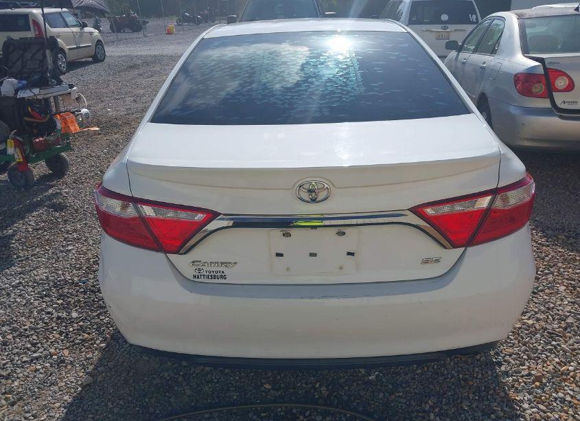 Photo 16 of 2015 Toyota Camry SE (VIN 4T1BF1FK6FU102728)