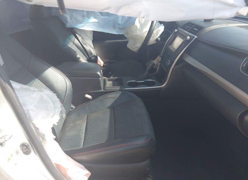 Photo 5 of 2015 Toyota Camry SE (VIN 4T1BF1FK6FU102728)