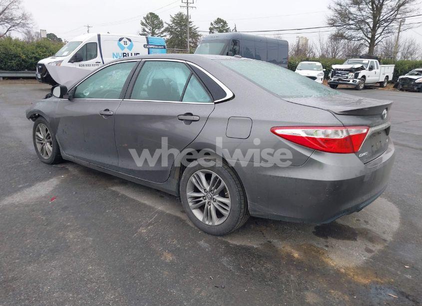 Photo 3 of 2015 Toyota Camry SE (VIN 4T1BF1FK6FU104866)