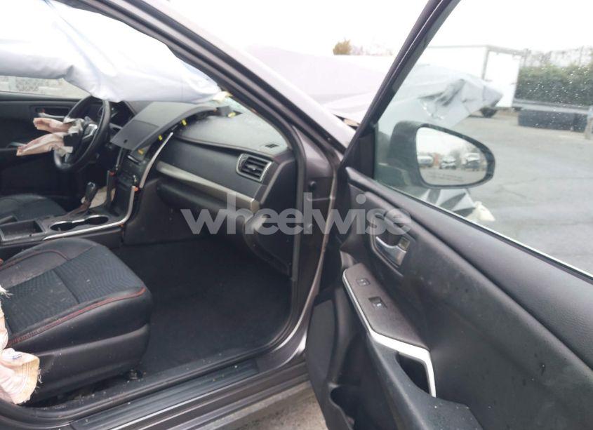 Photo 5 of 2015 Toyota Camry SE (VIN 4T1BF1FK6FU104866)