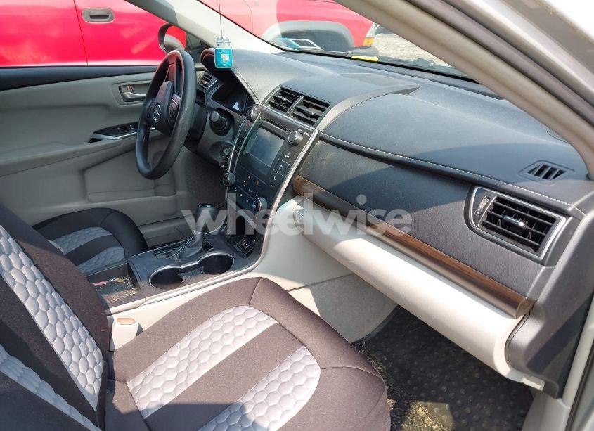 Photo 5 of 2015 Toyota Camry LE (VIN 4T1BF1FK6FU111722)
