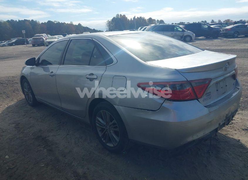 Photo 3 of 2015 Toyota Camry SE (VIN 4T1BF1FK6FU114121)