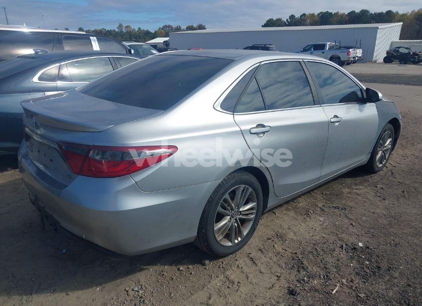 Photo 4 of 2015 Toyota Camry SE (VIN 4T1BF1FK6FU114121)
