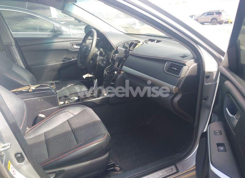 Photo 5 of 2015 Toyota Camry SE (VIN 4T1BF1FK6FU114121)