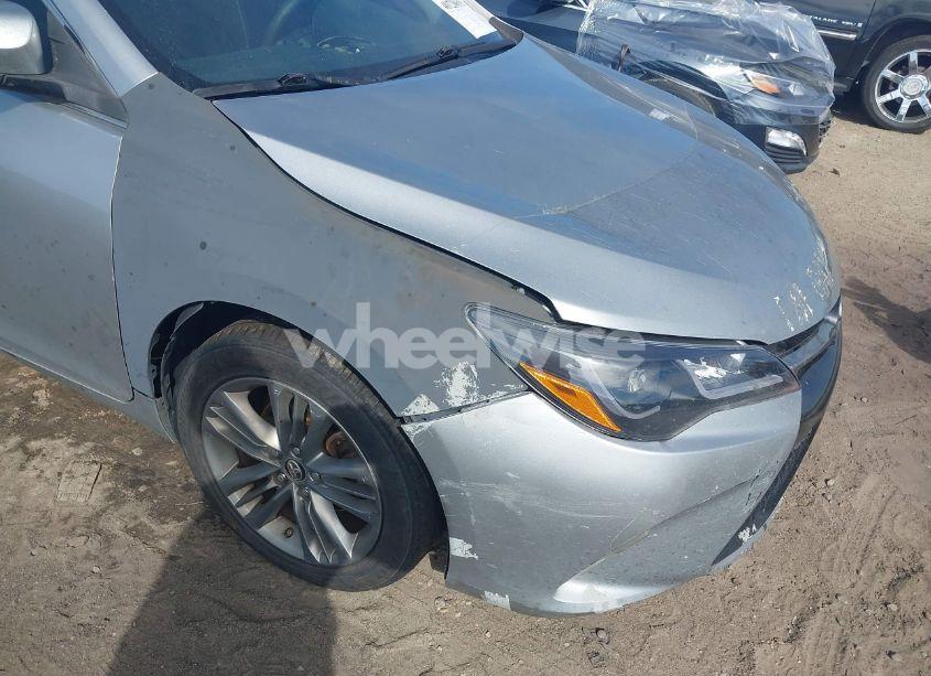 Photo 6 of 2015 Toyota Camry SE (VIN 4T1BF1FK6FU114121)