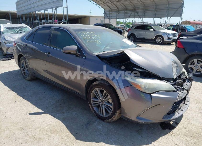 2015 Toyota Camry SE (VIN 4T1BF1FK6FU483013) main photo