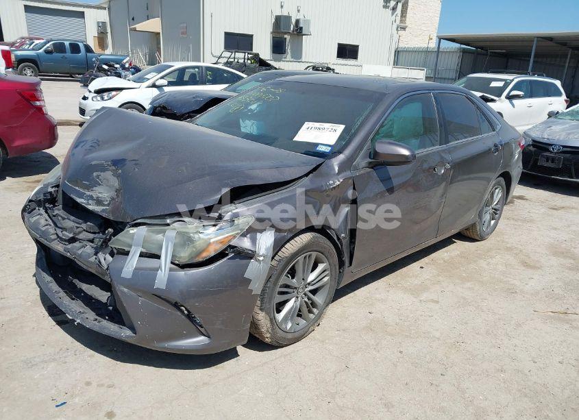 Photo 2 of 2015 Toyota Camry SE (VIN 4T1BF1FK6FU483013)