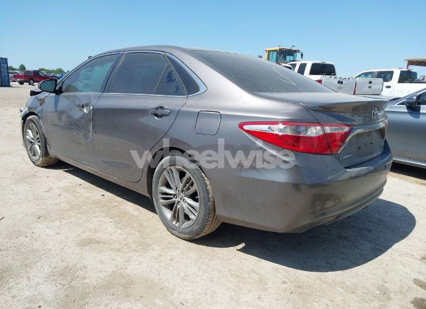 Photo 3 of 2015 Toyota Camry SE (VIN 4T1BF1FK6FU483013)