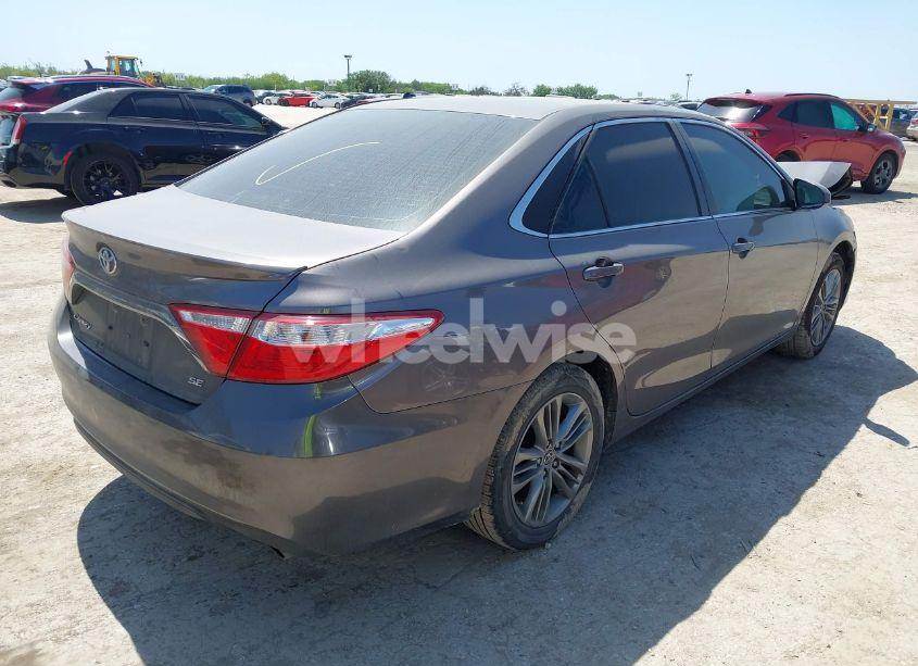 Photo 4 of 2015 Toyota Camry SE (VIN 4T1BF1FK6FU483013)