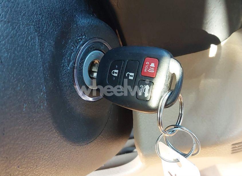 Photo 11 of 2015 Toyota Camry LE (VIN 4T1BF1FK6FU487532)