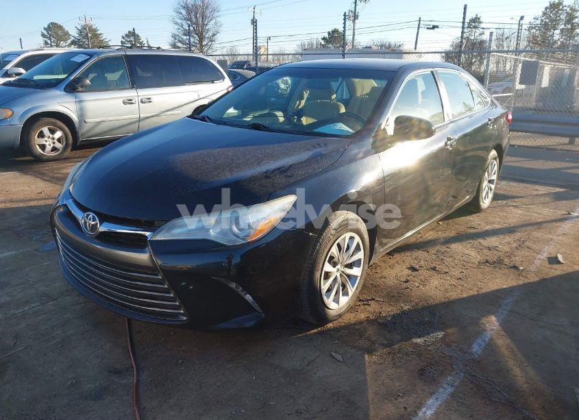 Photo 2 of 2015 Toyota Camry LE (VIN 4T1BF1FK6FU487532)