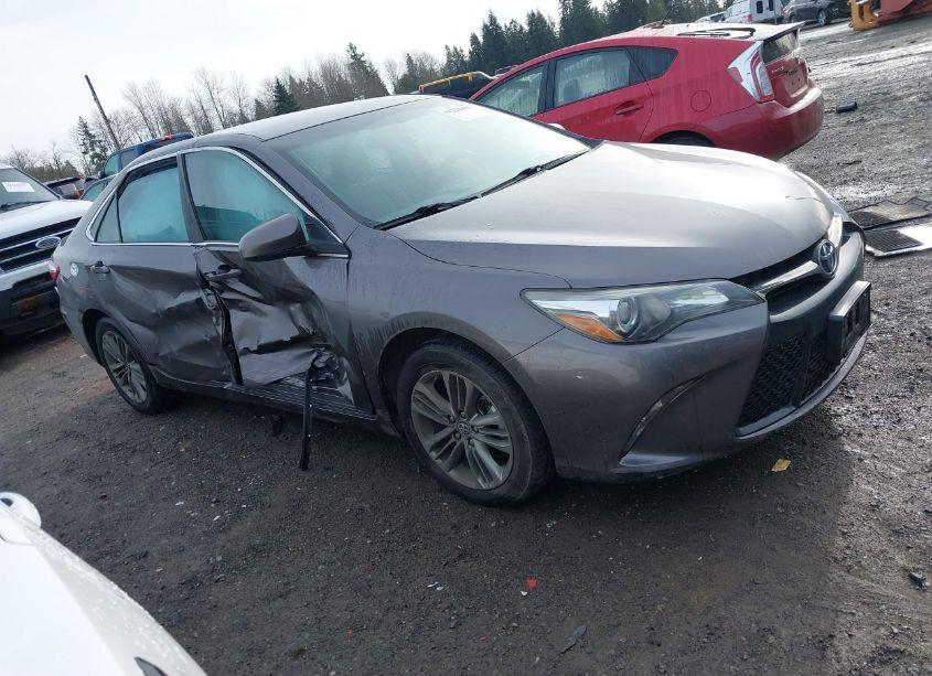 2015 Toyota Camry SE (VIN 4T1BF1FK6FU491323) main photo