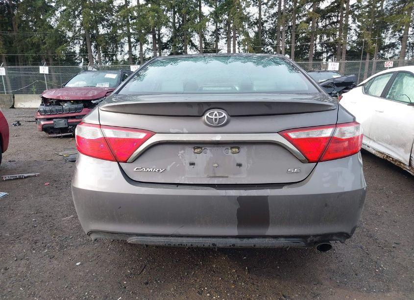 Photo 16 of 2015 Toyota Camry SE (VIN 4T1BF1FK6FU491323)