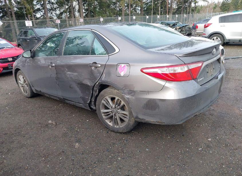 Photo 3 of 2015 Toyota Camry SE (VIN 4T1BF1FK6FU491323)