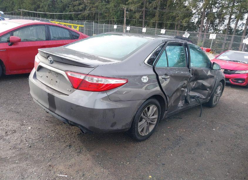 Photo 4 of 2015 Toyota Camry SE (VIN 4T1BF1FK6FU491323)