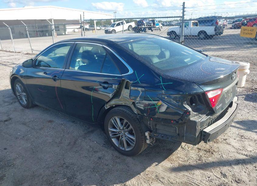 Photo 3 of 2015 Toyota Camry SE (VIN 4T1BF1FK6FU494920)