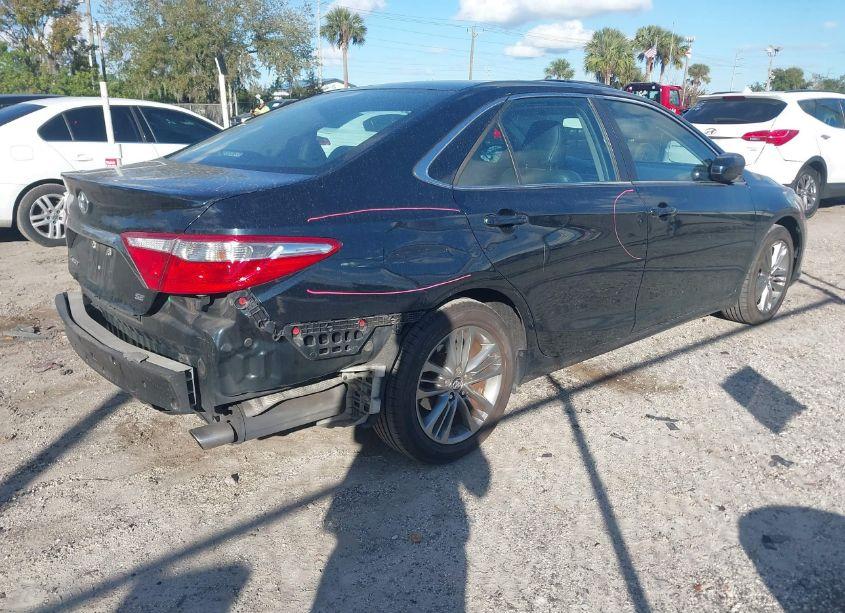 Photo 4 of 2015 Toyota Camry SE (VIN 4T1BF1FK6FU494920)