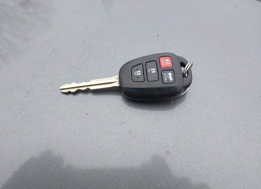 Photo 11 of 2015 Toyota Camry SE (VIN 4T1BF1FK6FU884240)