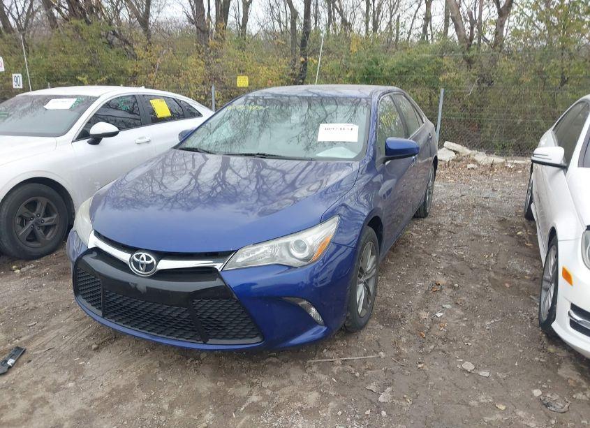 Photo 2 of 2015 Toyota Camry SE (VIN 4T1BF1FK6FU884240)