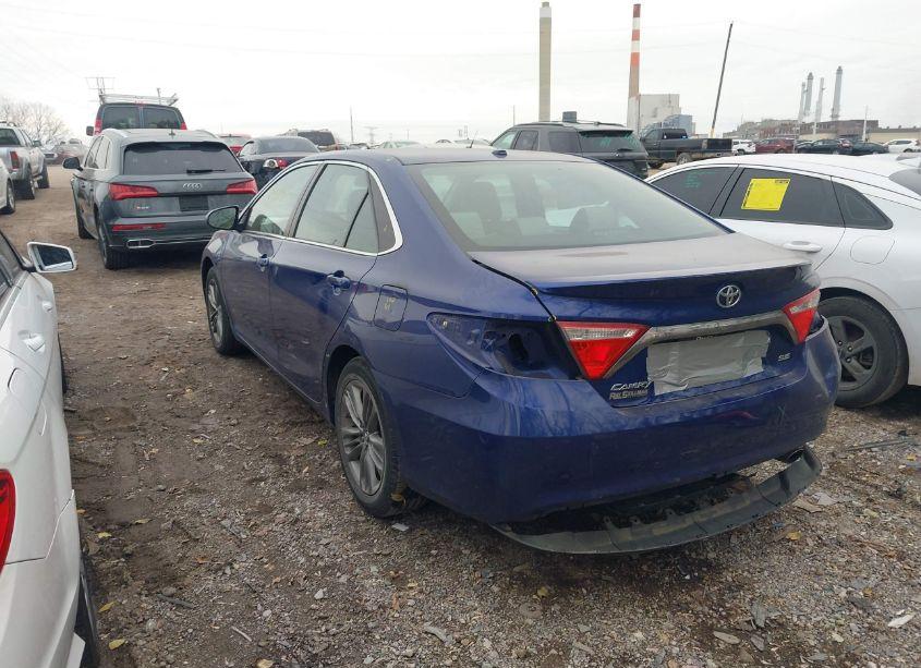 Photo 3 of 2015 Toyota Camry SE (VIN 4T1BF1FK6FU884240)