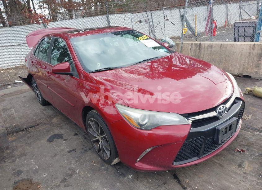 2015 Toyota Camry XSE (VIN 4T1BF1FK6FU891642) main photo
