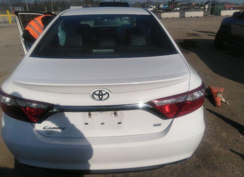 Photo 16 of 2015 Toyota Camry SE (VIN 4T1BF1FK6FU893729)
