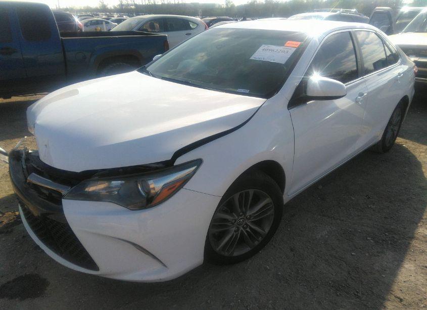 Photo 2 of 2015 Toyota Camry SE (VIN 4T1BF1FK6FU893729)