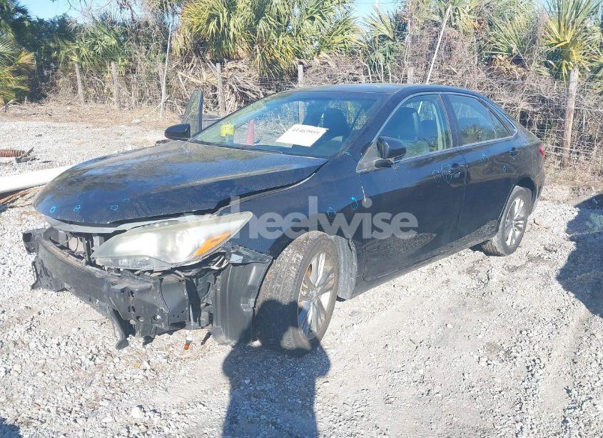 Photo 2 of 2015 Toyota Camry SE (VIN 4T1BF1FK6FU898333)