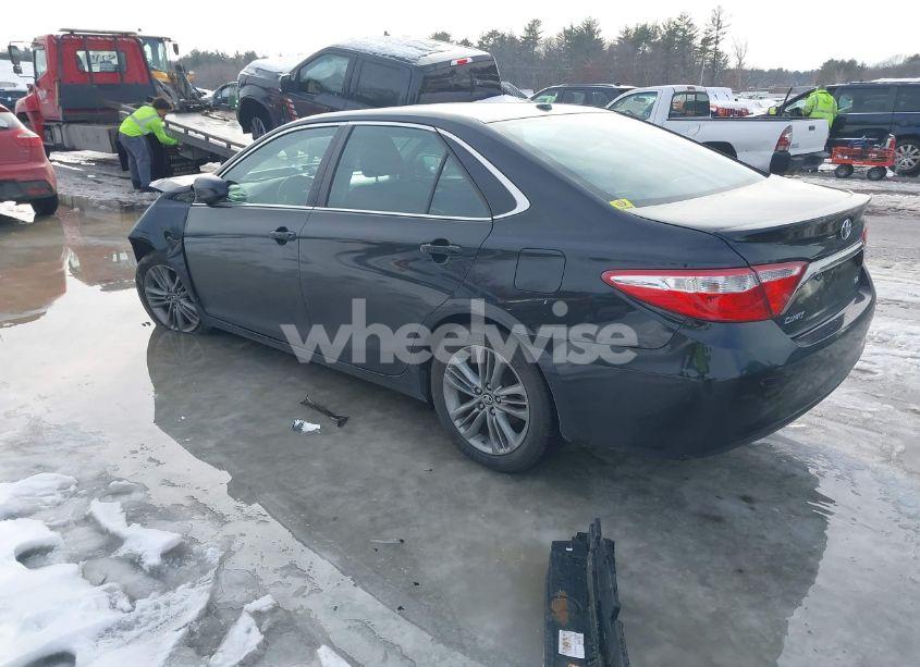 Photo 3 of 2015 Toyota Camry SE (VIN 4T1BF1FK6FU903871)