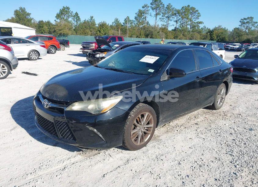 Photo 2 of 2015 Toyota Camry SE (VIN 4T1BF1FK6FU922176)