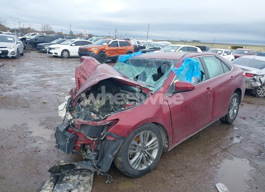 Photo 2 of 2015 Toyota Camry SE (VIN 4T1BF1FK6FU925711)