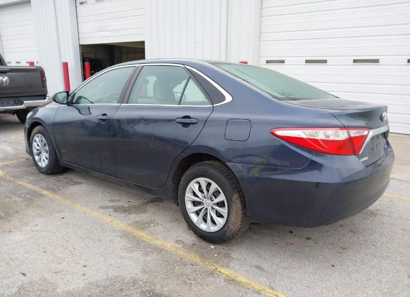 Photo 3 of 2015 Toyota Camry LE (VIN 4T1BF1FK6FU950009)